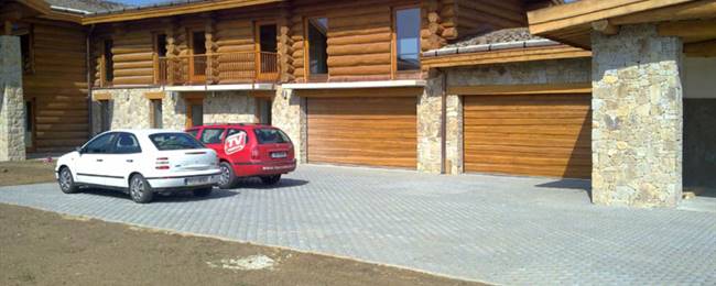 garážová vrata sekční překl.prkna borovice 1.jpg