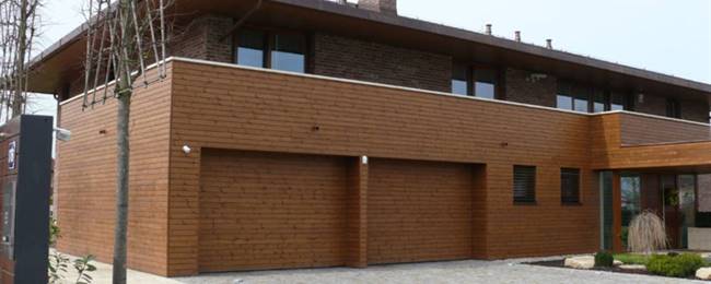 Garážová vrata  palubky borovice thermowood,Průhonice 1 .jpg